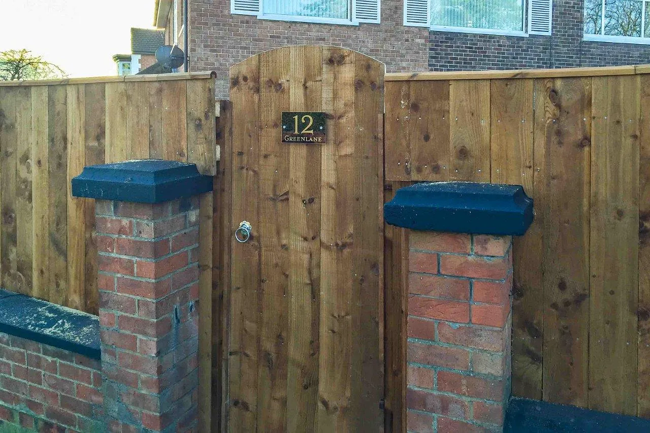 Gate